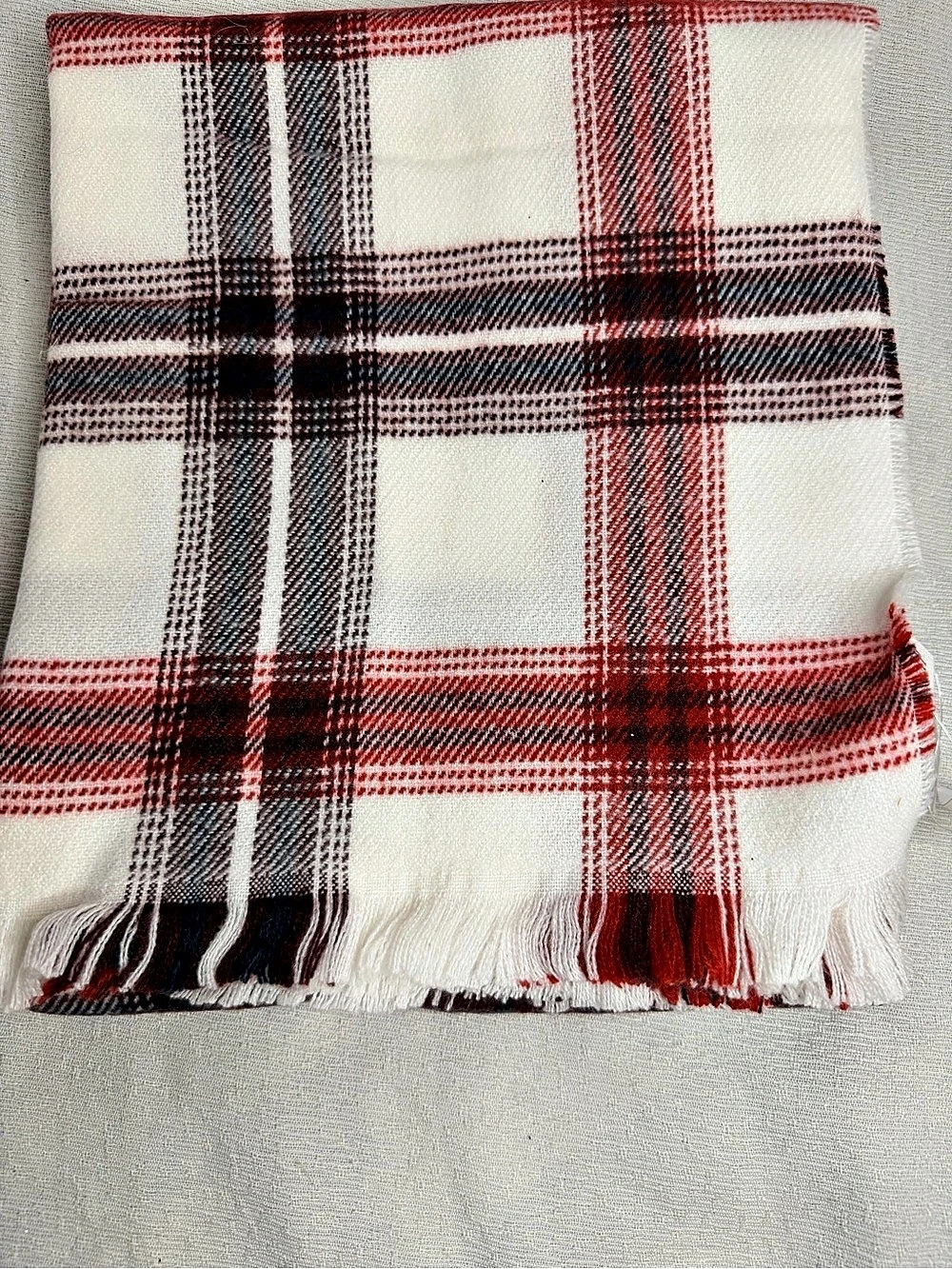 GAP Plaid Fringe Scarf in White & Red NWT